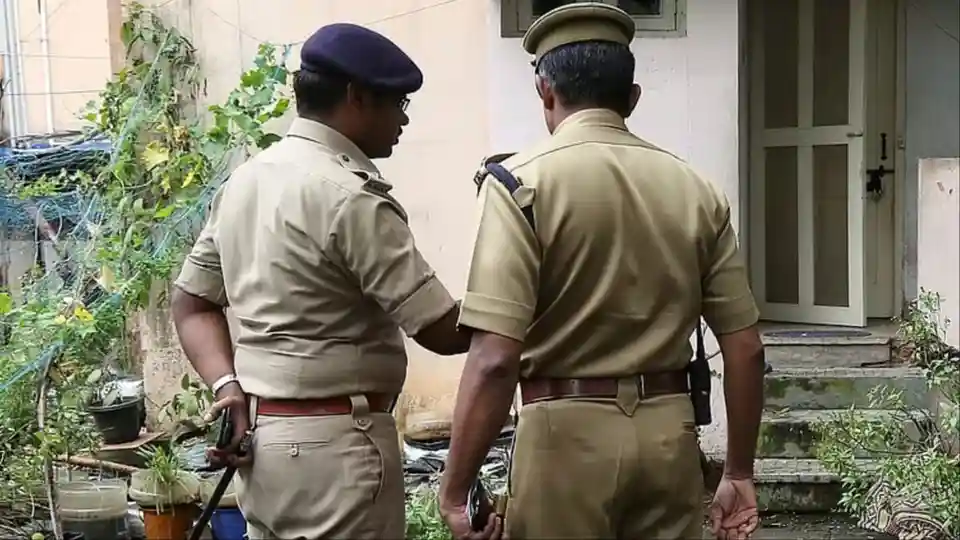 Bengaluru MBA Graduate Held for Counterfeit Currency, Hid in Bed Box