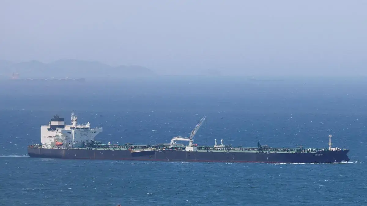 Strait of Hormuz Closed: Iran Strikes Vessel, Oil Markets on Edge