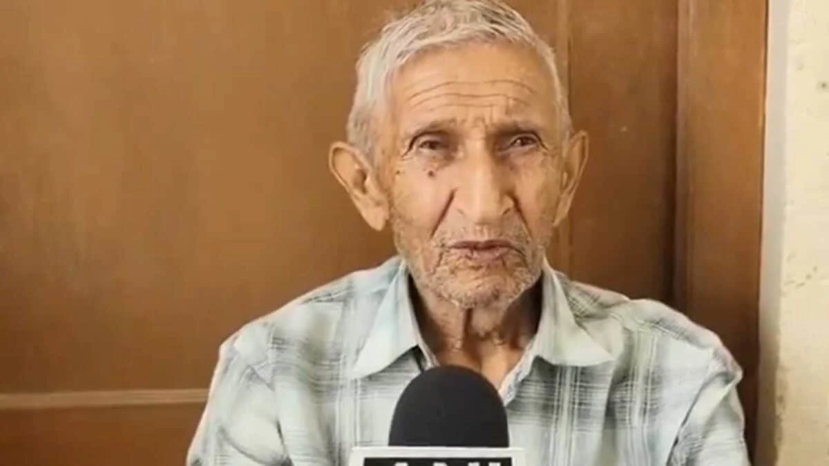 92-Year-Old War Veteran Fights Land Fraud in Jaisalmer
