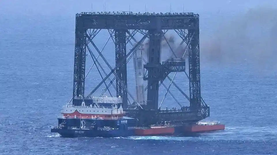 China Recovers Reusable Rocket Booster, Narrowing Gap With SpaceX